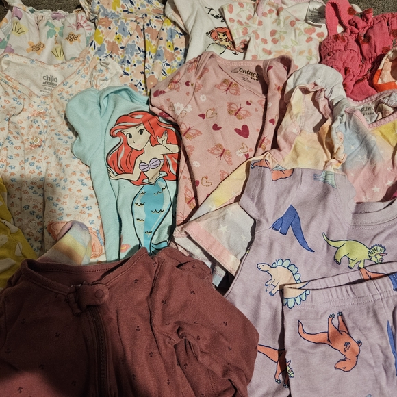 Assorted Bundle Size 6-9 - Picture 13 of 15